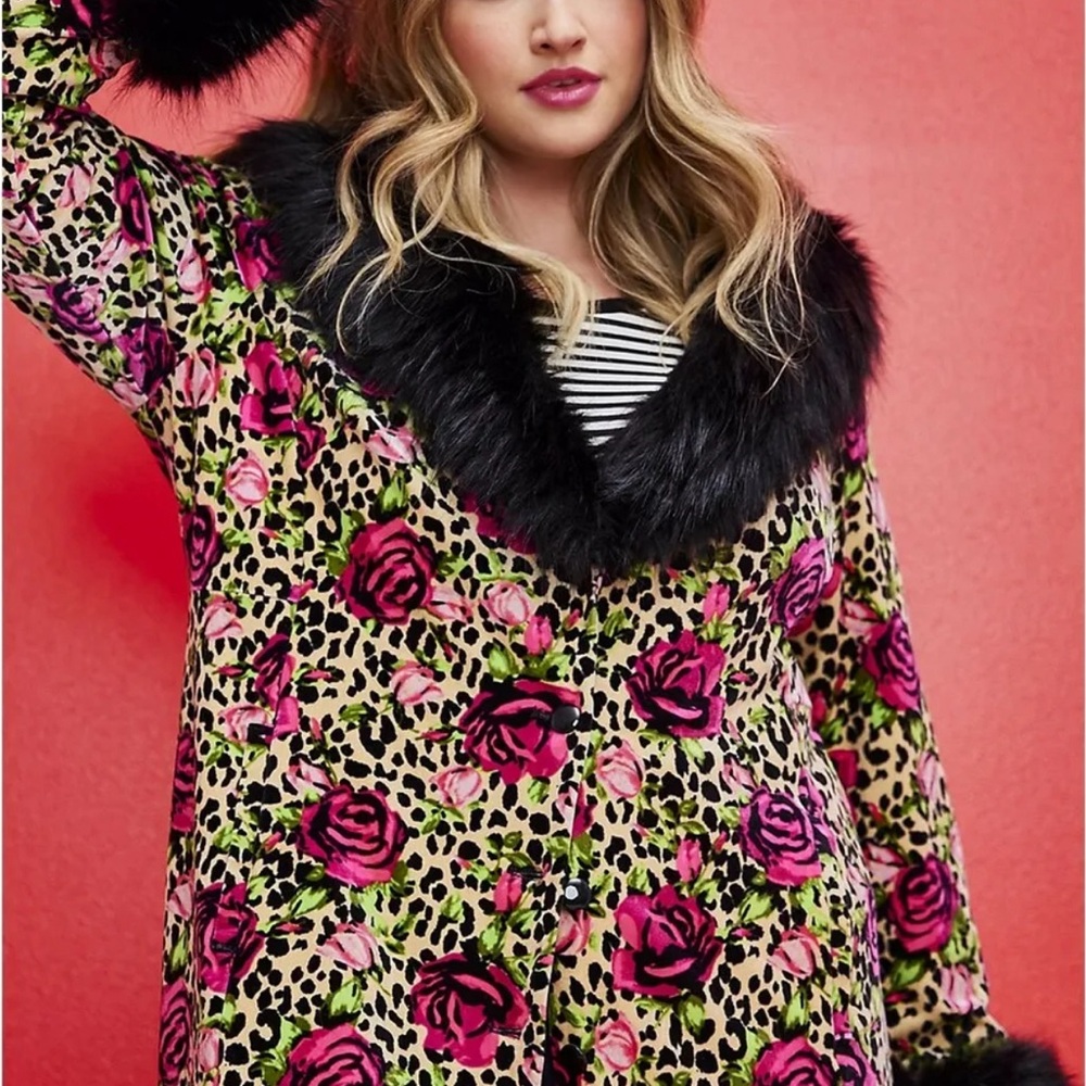 NWT Torrid/Betsey Johnson size 5 leopard/rose print coat.